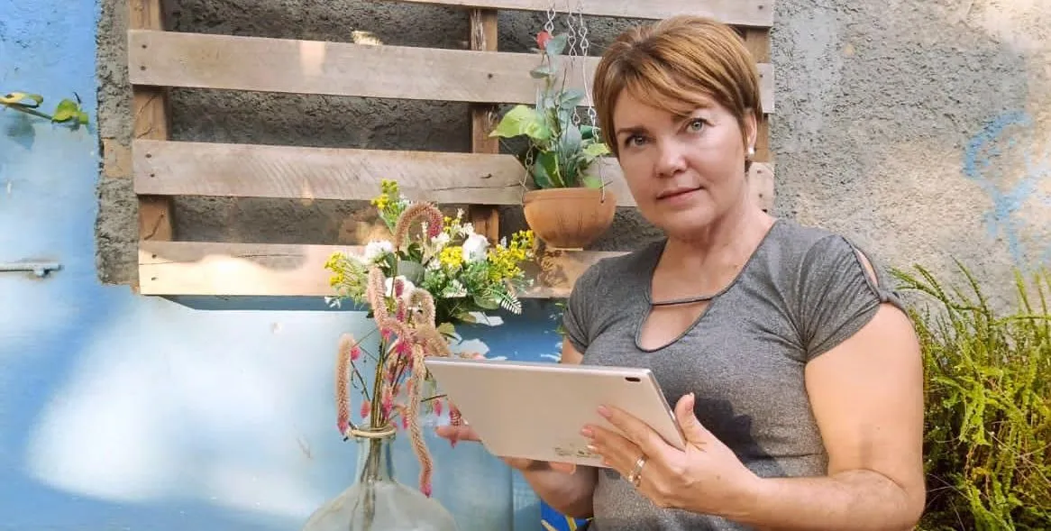 Ana Ibis Fonte Padró emociona con su primer poemario y se consolida como una nueva voz de la poesía contemporánea