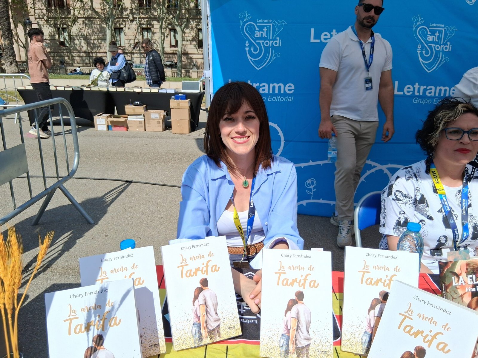 Chary Fernández presentó La arena de Tarifa en Sant Jordi 2025 de la mano de Editorial Letrame