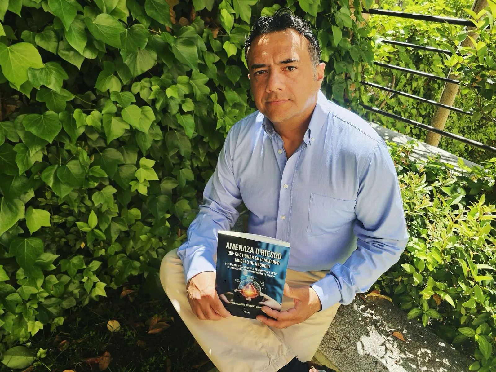 John Alejandro Rodríguez Quintero irrumpe en el panorama literario con una propuesta transformadora sobre seguridad