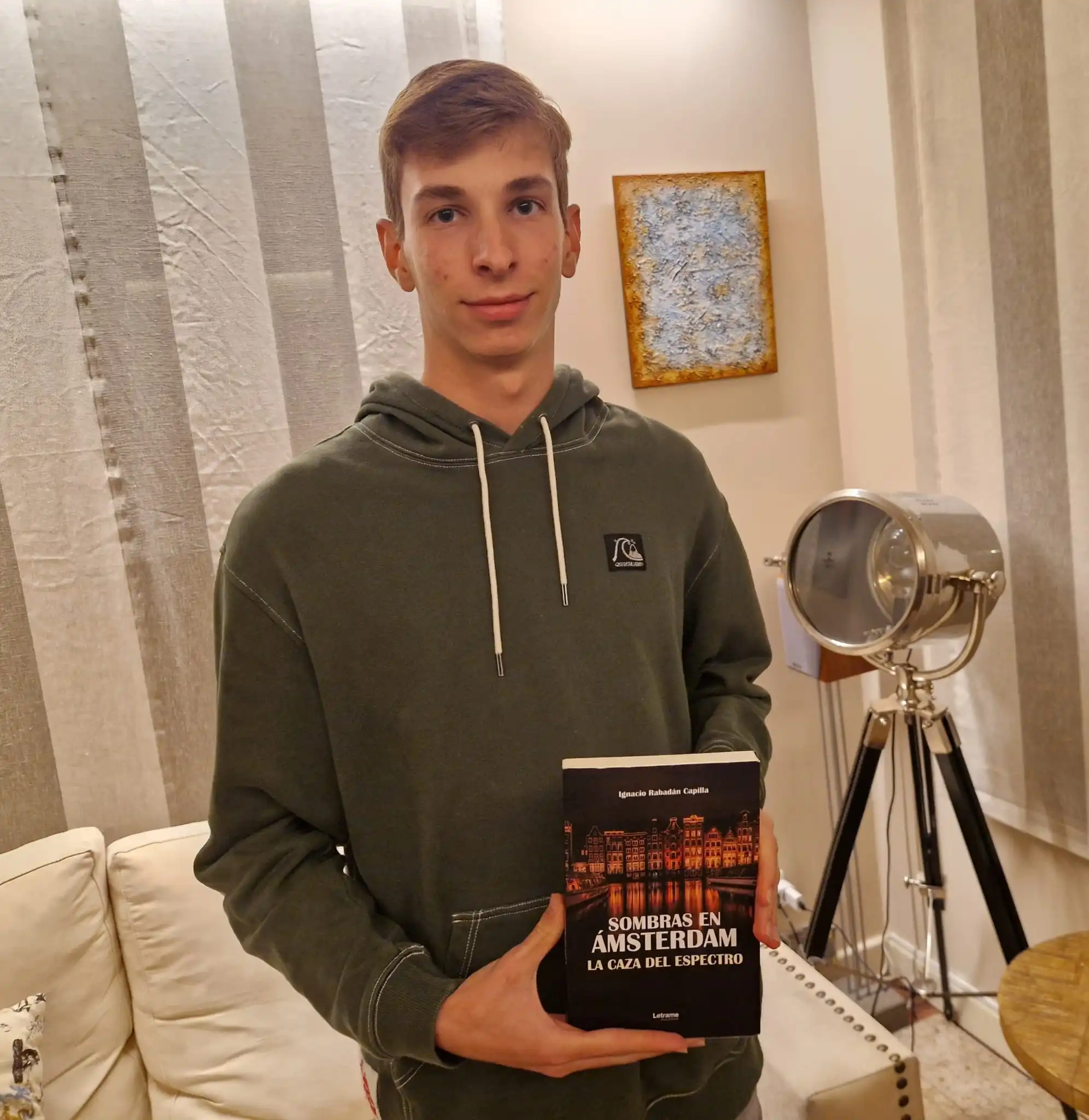 Ignacio Rabadán Capilla sorprende con “Sombras en Ámsterdam: La caza del Espectro”